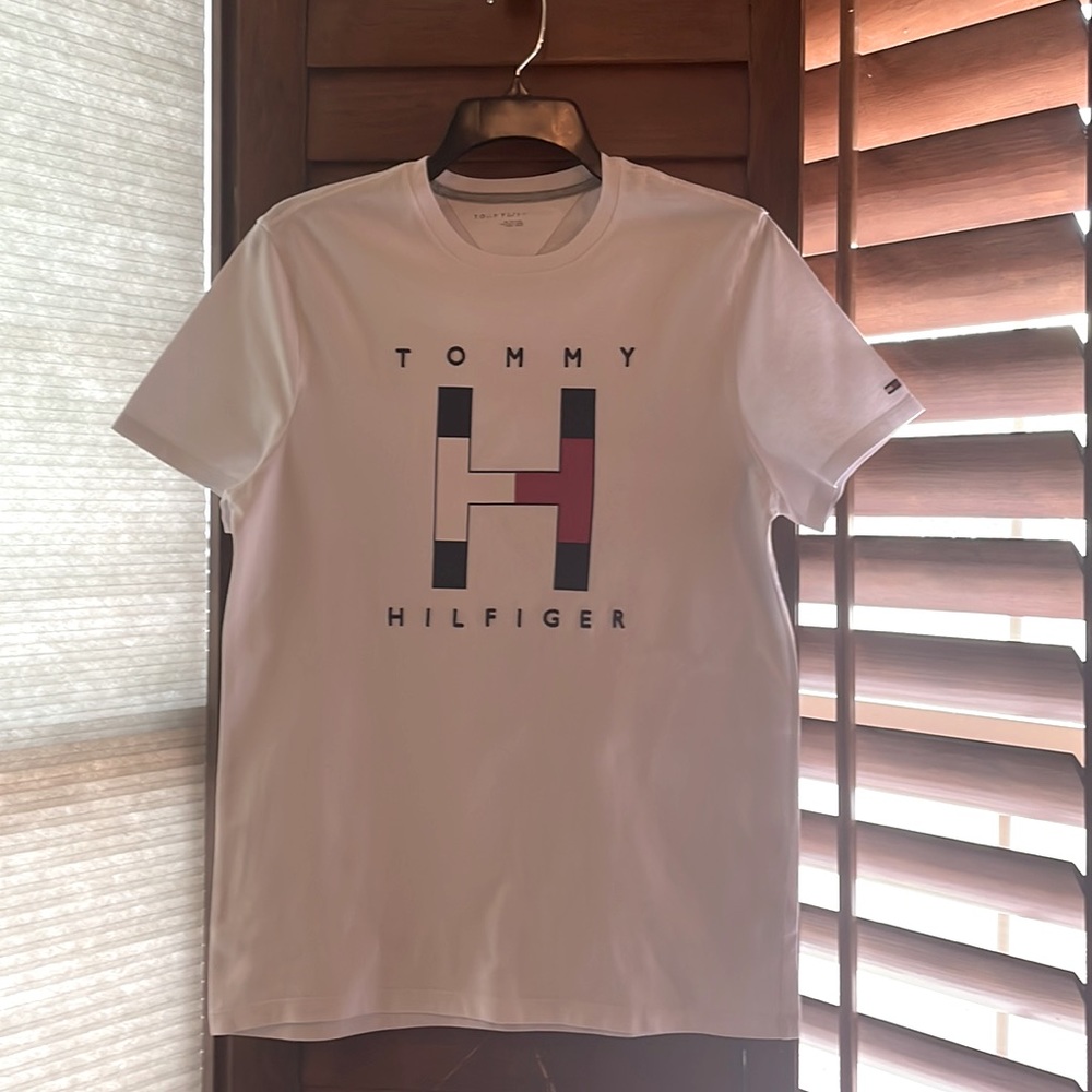 Tommy Hilfiger men size S